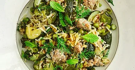 Легкий плов з ковбасою та кабачком