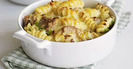 Легка запіканка з тунцем і макаронами