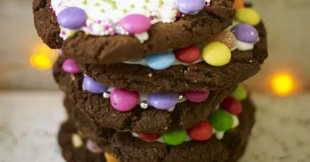 Edible name place biscuits