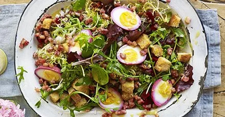 Egg, beetroot & bacon salad