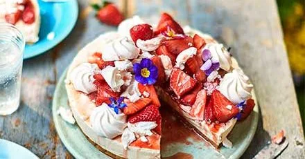Eton Mess Cheesecake