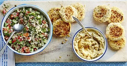 Falafels with hummus & tabbouleh