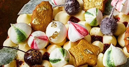 Festive ginger biscuits