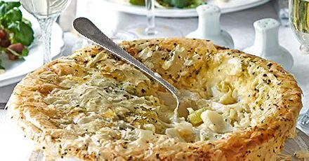 Filo-crusted smoked haddock, cheese & leek pie