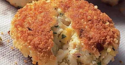 Fish cakes with tartare sauce