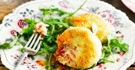 Fishcakes with lime & coconut