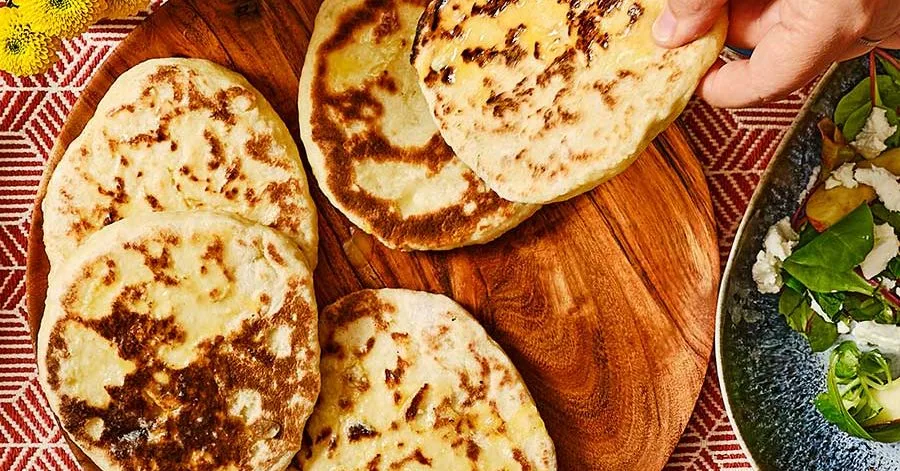 Лаваші з часниковим маслом