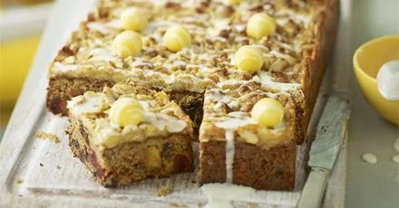 Easy simnel traybake