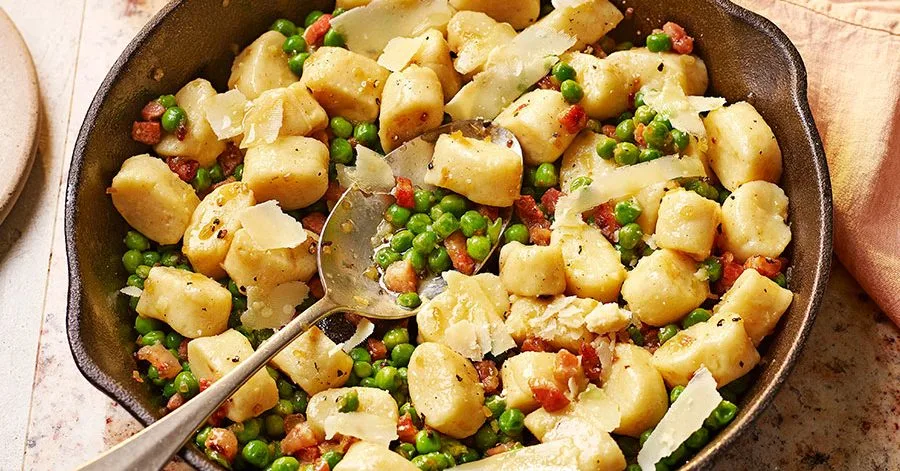 Gnocchi with peas & pancetta