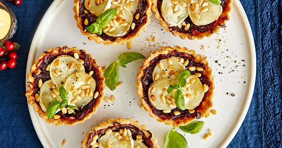 Goat's cheese, red onion & pine nut freezer tartlets