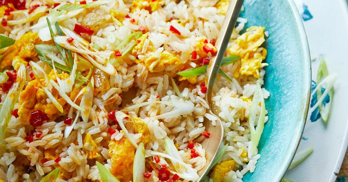 Golden egg & onion fried rice