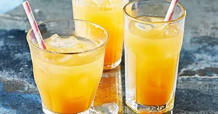 Golden pineapple & vanilla iced tea