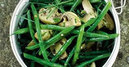 Green beans & mushrooms with tangy soy dressing