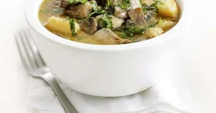 Зелений курячий карі з овочами