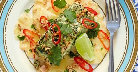 Green salmon with pineapple & tamarind salad