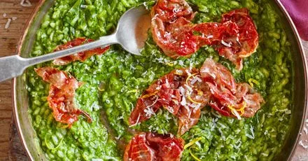 Green spinach & lemon risotto with crispy prosciutto