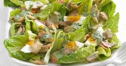 Grilled salmon salad with watercress yogurt dressing