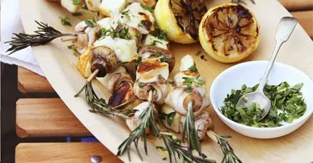 Halloumi & mushroom skewers