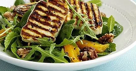 Halloumi salad with orange & mint