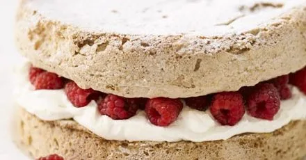 Hazelnut & Baileys meringue cake