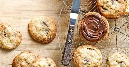 Hazelnut & chocolate cookie sandwiches