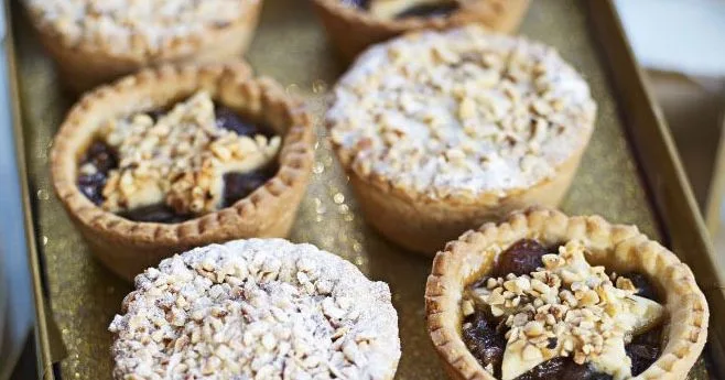 Hazelnut crunch mince pies