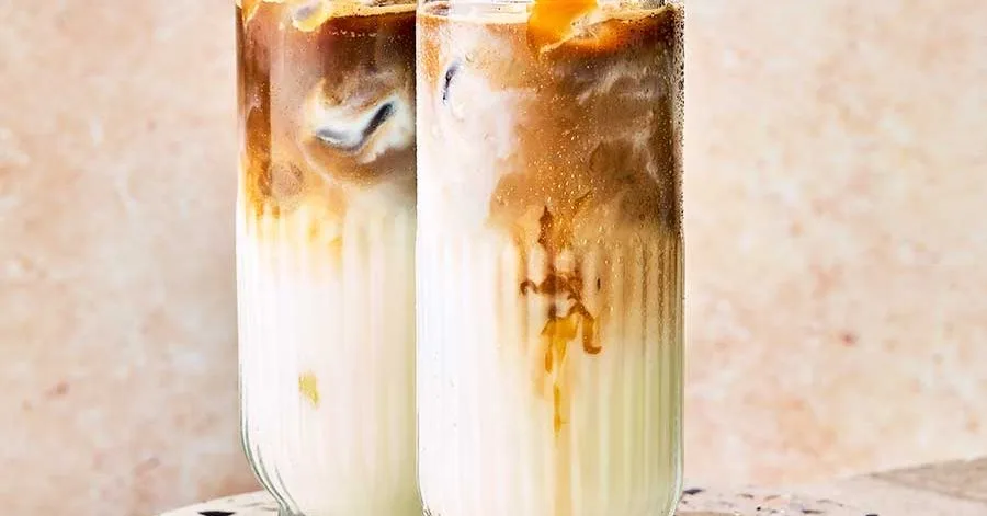 Iced caramel macchiato