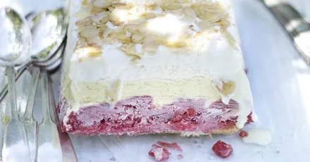 Iced trifle slice