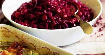 Jewelled cranberry & juniper red cabbage