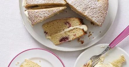 White chocolate & raspberry cake