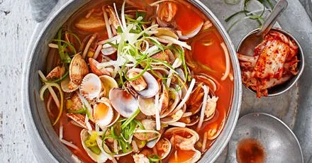Korean clam broth - Jogaetang