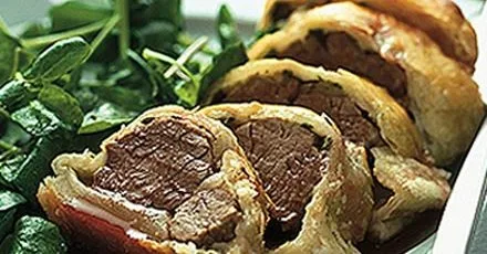 Lamb en croûte with redcurrant sauce