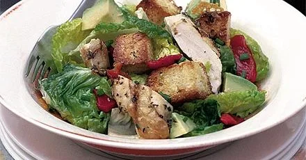 Lemon chicken salad with crunchy croutons