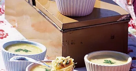 Potted crab with lemon