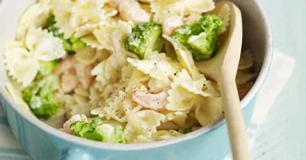 Lemony prawn pasta
