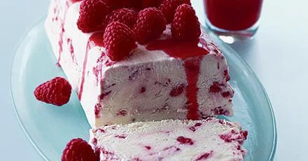 Limoncello & raspberry semifreddo