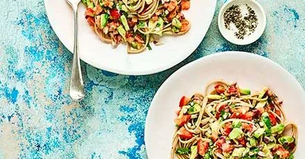 Linguine with avocado, tomato & lime