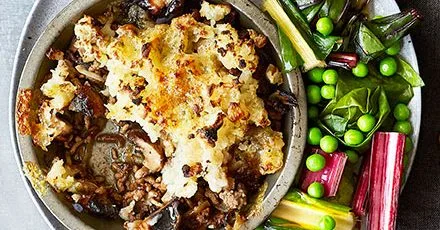 Little beef & mushroom pies