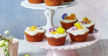 Little carrot cakes with orange & honey syrup