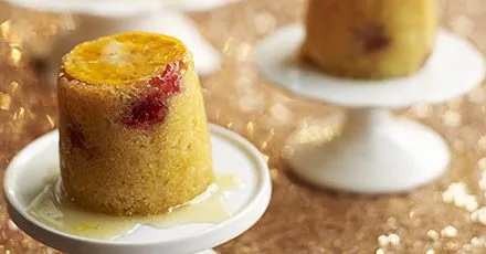 Little clementine & cranberry syrup cakes