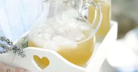 Long amaretto sours
