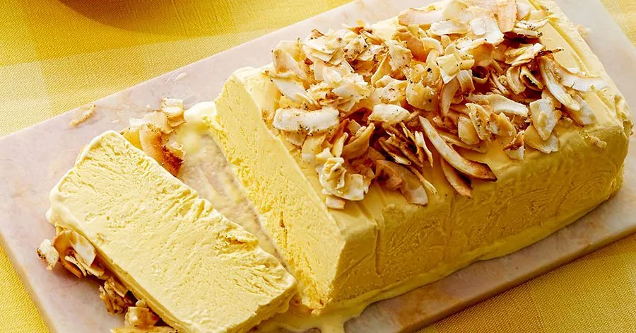 Мангове морозиво з кокосовими посипками