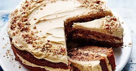 Maple, apple & pecan cake