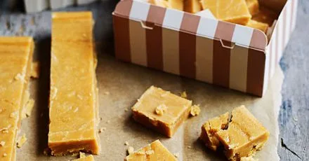 Microwave boozy fudge