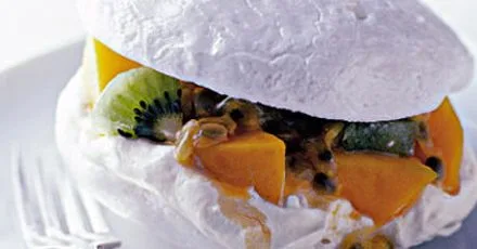 Microwave meringues in minutes
