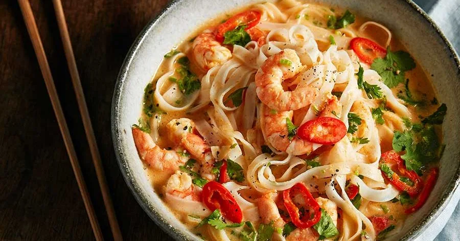 Microwave prawn laksa noodle soup