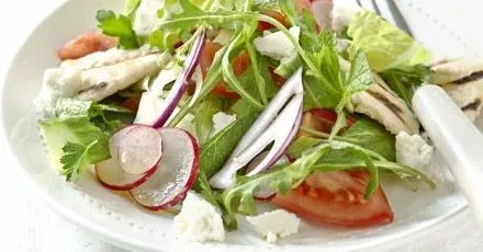 Middle Eastern bread & goat’s cheese salad