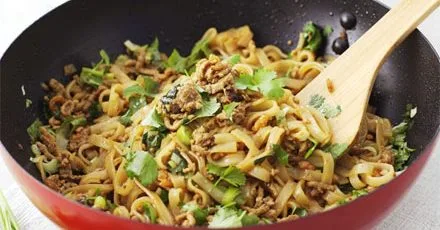 Minced soy pork with rice noodles
