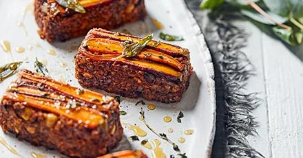 Mini nut roasts with candied carrots