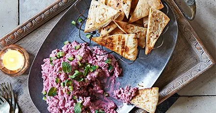 Minty beetroot dip with chilli pitta crisps